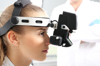 Badania dna oka, czyli oftalmoskopia. Na czym polega i co wykrywa?
