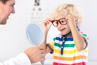Dziecko u okulisty – kalendarium wizyt