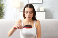 Preparaty na porost włosów – co jest skuteczne? Sposoby